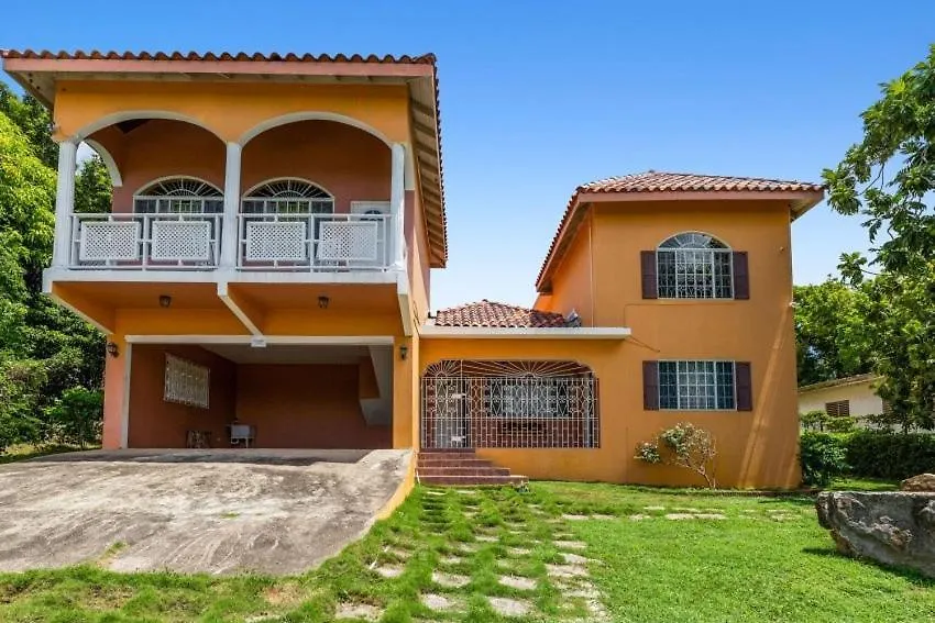 Yanceylargo Estate - Newly Renovated 7Br Beautiful Two-Story W Gorgeous Mountain View Villa Montego Bay 0*,  Jamaika