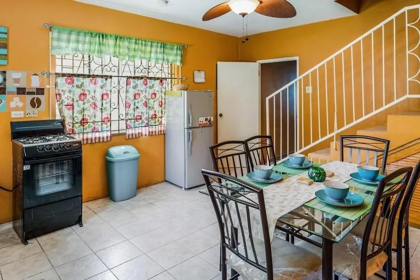 Yanceylargo Estate - Newly Renovated 7Br Beautiful Two-Story W Gorgeous Mountain View Villa Montego Bay Jamaica