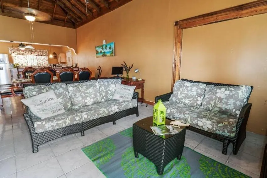 Yanceylargo Estate - Newly Renovated 7Br Beautiful Two-Story W Gorgeous Mountain View Villa Montego Bay Jamaica