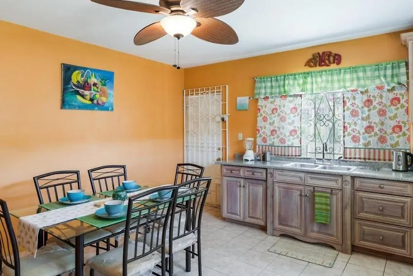 Yanceylargo Estate - Newly Renovated 7Br Beautiful Two-Story W Gorgeous Mountain View Villa 몬테고 베이