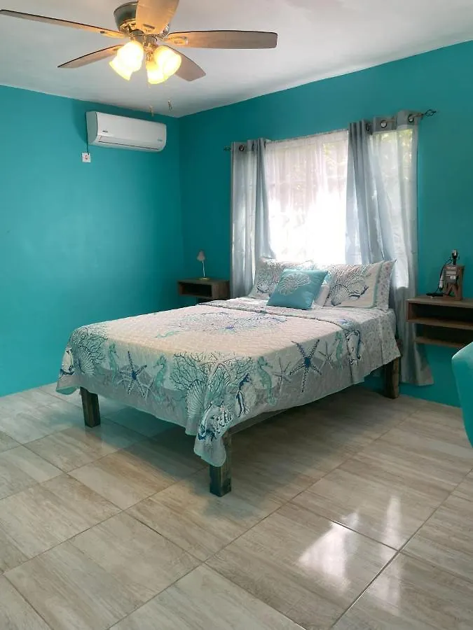 Yanceylargo Estate - Newly Renovated 7Br Beautiful Two-Story W Gorgeous Mountain View Villa Montego Bay Jamaica