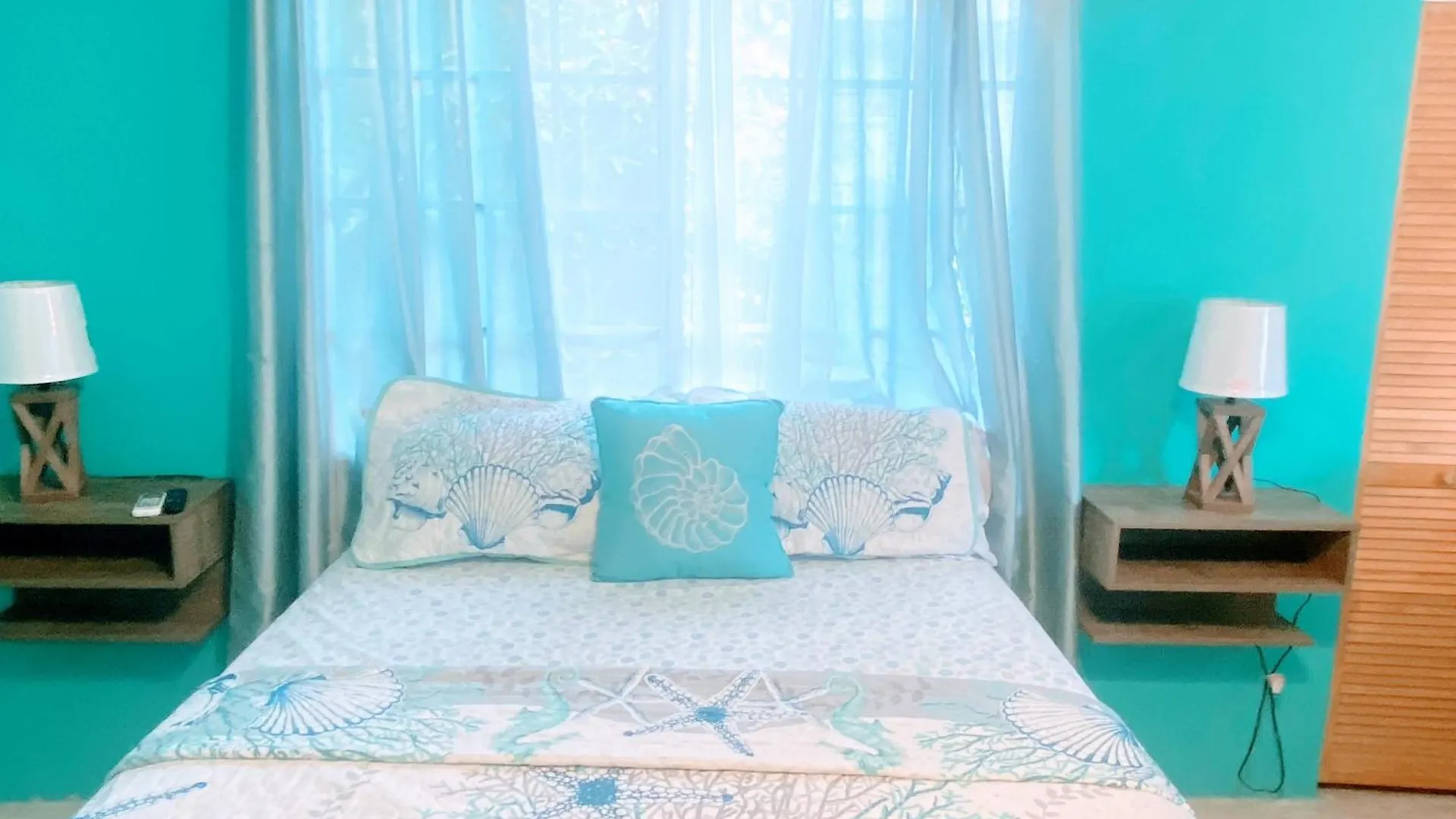 Yanceylargo Estate - Newly Renovated 7Br Beautiful Two-Story W Gorgeous Mountain View Villa Montego Bay